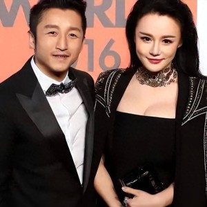 hth-邹市明后悔了吗？原以为娶的是高材生，却不想2亿家产被挥霍一空！|冉莹颖|拳击|拳馆|夫妻|债务_新浪新闻